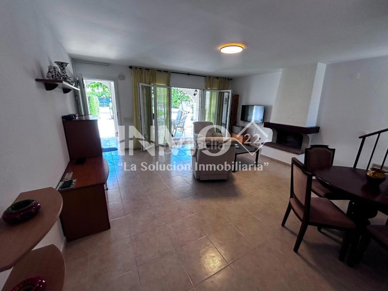 Foto f7236f1c-86df-4113-b743-2687c51c2b47. Casa adossada amb xemeneia aparcament a mar Cambrils Cambrils