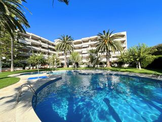 Appartement  Avinguda riera d'alforja 7. Apartamento en segunda linia de mar con piscina comunitaria, par