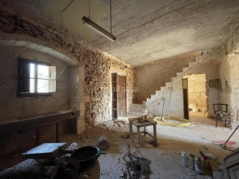 Foto 8c0f9d8a-333d-408b-b0e2-e0fcca96b95b. Masia amb aparcament a Campos