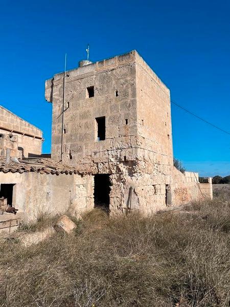 Foto ea52d681-1989-4a3e-a576-7c2189d38eab. Masia amb aparcament a Campos