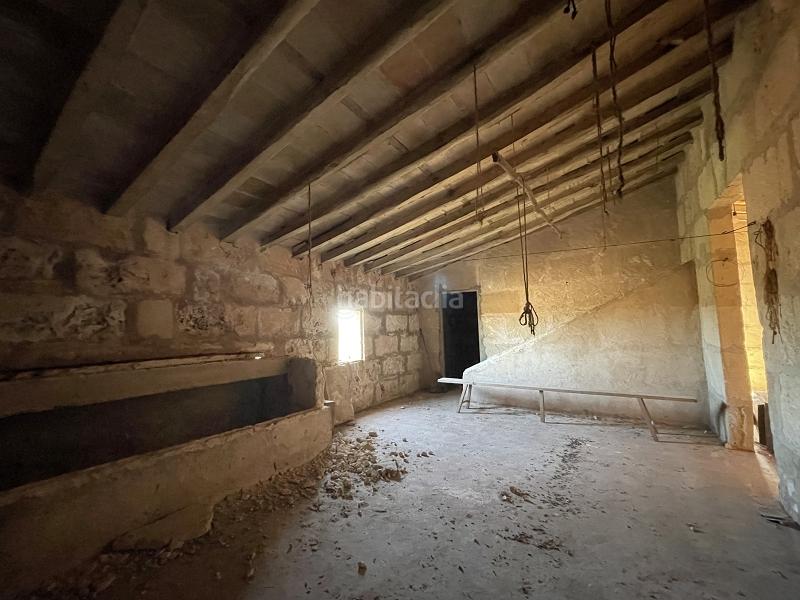 Foto ec23fbc6-a566-4c95-898d-9e3ae9176d06. Masia amb aparcament a Campos