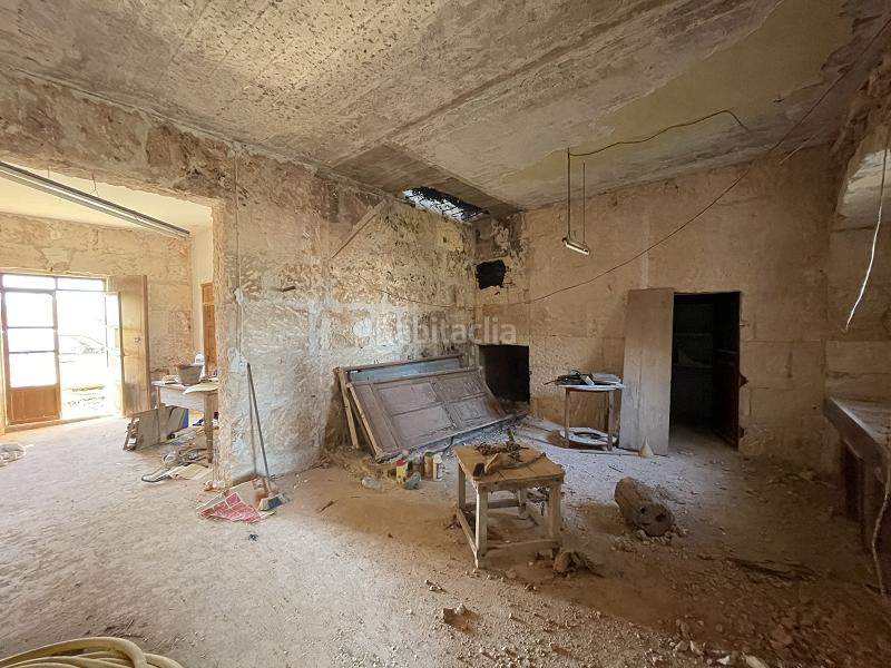 Foto f9df7d3c-5f36-437f-961a-1d01e8bf0e4d. Masia amb aparcament a Campos