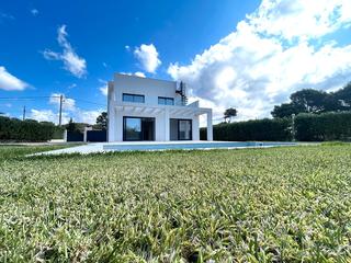 Chalet in Cala Pi-Vallgornera. Chalet construido en 2024 con vistas hasta el mar