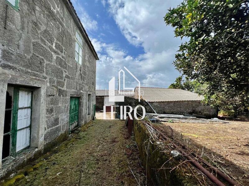 Foto f7d35ef6-bd9c-4e56-86e7-75fea38fede0. Casa  señorial para restaurar en Sobradelo Vilagarcía de Arousa