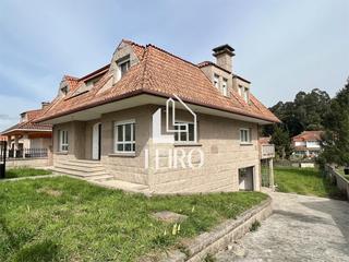 Xalet a Cea. Chalet con jardín en zona residencial a estrenar - vilagarcía de