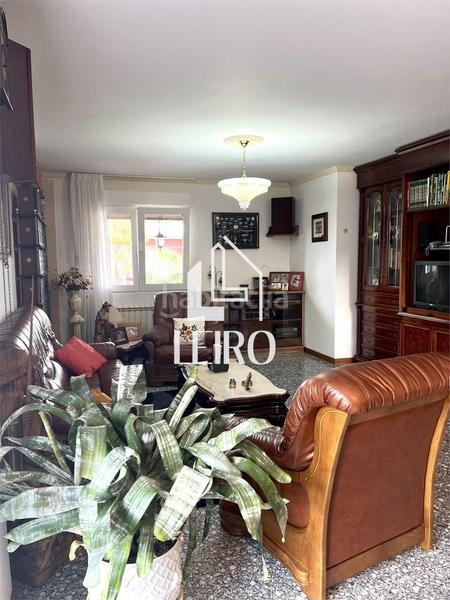 Foto 3ac33c6f-4d81-4794-9e51-c58b081f4b16. Haus mit parking in Parroquias de Santiago Santiago de Compostela