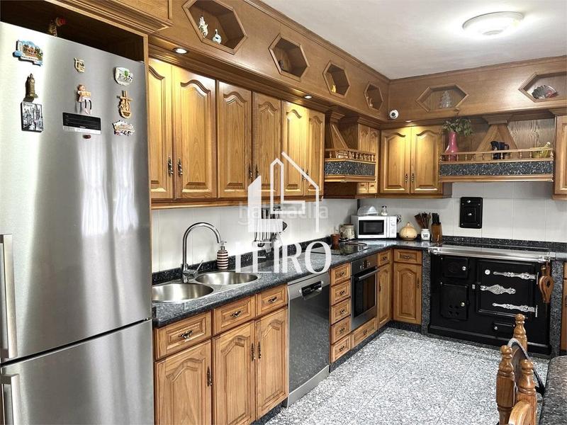 Foto f813753e-bcc4-435e-b3ab-3b39f0e179b6. Haus mit parking in Parroquias de Santiago Santiago de Compostela