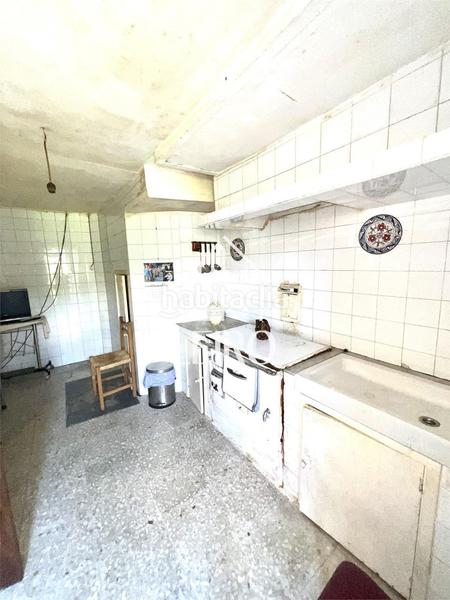 Foto 0b9e2648-6bfa-4474-bd8a-34af3fcefe07. Casa  a reformar con jardín y garaje - en O Carril Vilagarcía de Arousa