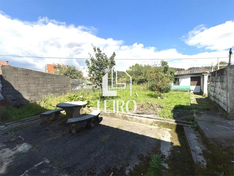 Foto bf23ea9b-ce62-4d8a-a8a3-3e8c180e4cbe. Casa  a reformar con jardín y garaje - en O Carril Vilagarcía de Arousa
