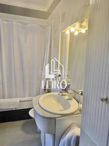 Foto 5b7aaf7e-c10e-4b38-a12e-89d9ad064bac. Casa pareada en Illa de Arousa (A)