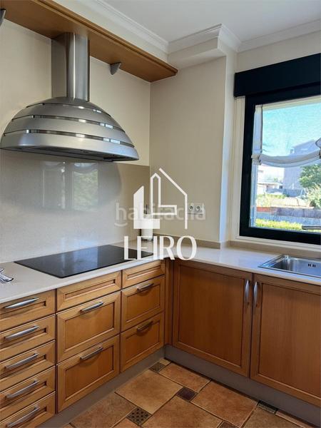 Foto 4e1fbc2b-78a3-4015-82d3-5dc87280a026. Chalet with fireplace parking pool in Poio