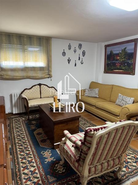 Foto 5e087b99-b2aa-491c-8726-3c6ab8486b32. Chalet with fireplace parking pool in Poio