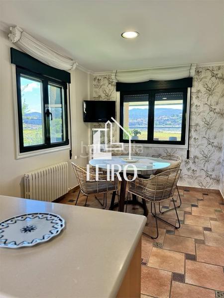 Foto cb5e9e5f-2a7e-45c7-813f-a68e2b0b77aa. Chalet with fireplace parking pool in Poio