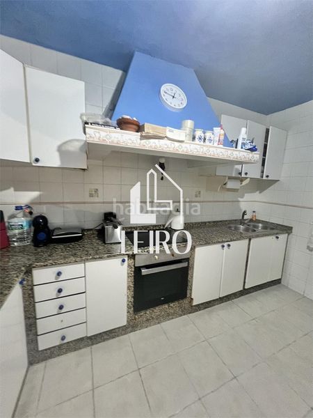 Foto 09549f7c-1d15-47bc-bff2-0b317f9a8a53. Casa amb aparcament a Cambados