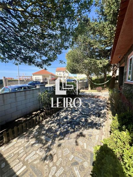 Foto 0f06b323-ccae-49ef-9aa3-9ab94054886b. Casa amb aparcament a Cambados