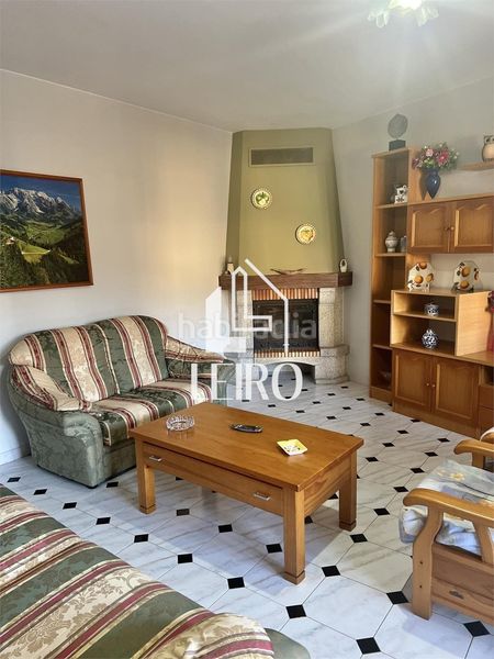 Foto 66a63d96-677b-4828-9a9a-2efd4f052e0d. Maison avec cheminée dans Boiro