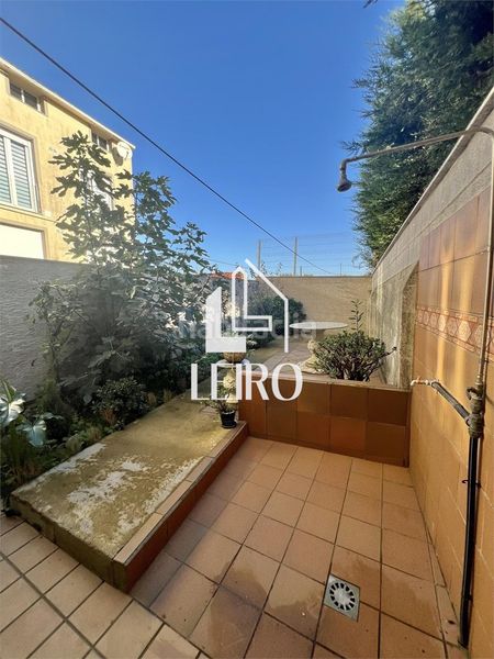 Foto ae0d1a03-edc6-4f78-97ef-85b23ccdd74a. Maison avec cheminée dans Boiro