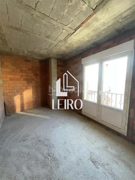 Foto 1cefdbf7-3116-41ee-ac3c-3e9361f3dff0. Edificio en Boiro