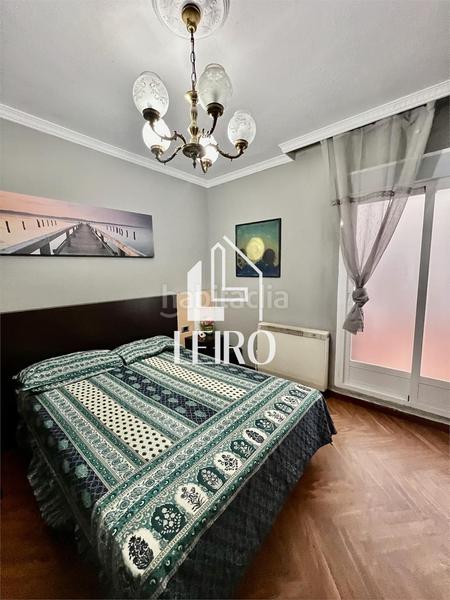 Foto 717d1ecd-ed5a-4759-a74f-d970d3518090. Piso  de 4 dormitorios con terraza céntrico en Vilagarcía de Arousa