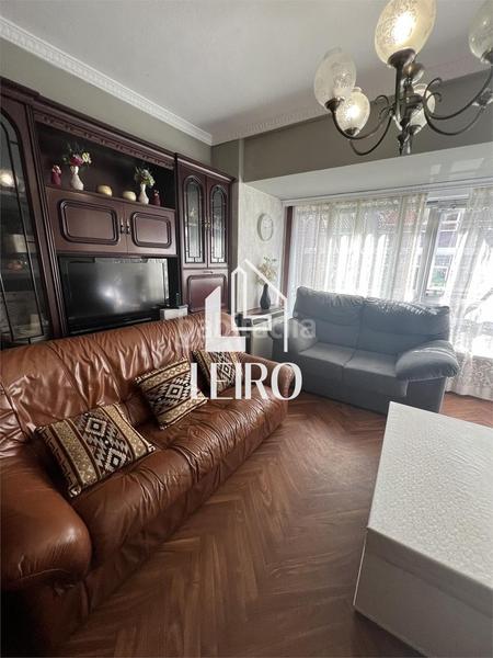 Foto 775bbcfd-eb49-40b1-94d2-097153fd17a6. Piso  de 4 dormitorios con terraza céntrico en Vilagarcía de Arousa