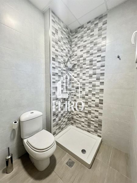 Foto 805d0d46-41e8-4acf-b923-c550da99b282. Lloguer local comercial a Vilanova de Arousa