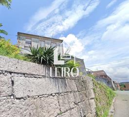 Casa aparellada a Vilagarcía. Casa a reformar con 2 viviendas independiente próxima al centro