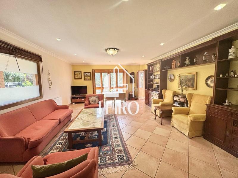 Foto b895a901-7ada-4264-b026-8097a57905f3. Chalet avec chauffage parking piscine dans Vilagarcía Vilagarcía de Arousa