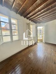 Maison à Vilanova de Arousa. Casa con encanto a rehabilitar en casco antiguo a minutos a pie