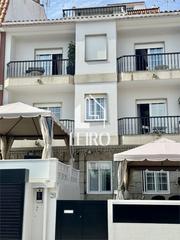 Maison jumelée à Adina - Portonovo. Casa con 5 apartamentos a 150 m de la playa de baltar