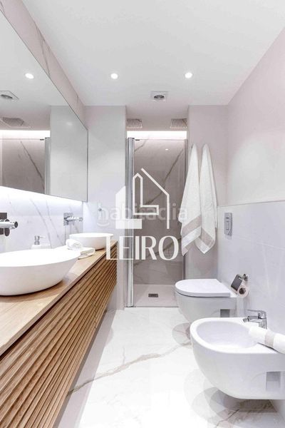 Foto f7972a6c-37fd-48ce-851b-0d2d762d2d75. Apartament amb calefacció aparcament a Vilanova de Arousa