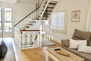 Maison à Vilanova de Arousa. Casa céntrica reformada con patio