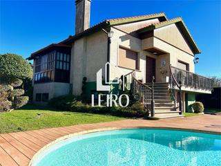 Chalet in Cambados. Chalet amueblado con piscina en una parcela de 1500m2, listo par