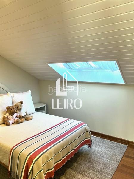 Foto 213977af-f8a6-4c59-86fc-561d8ff2c5e8. Chalet con camino riscaldamento parcheggio piscina in Cambados