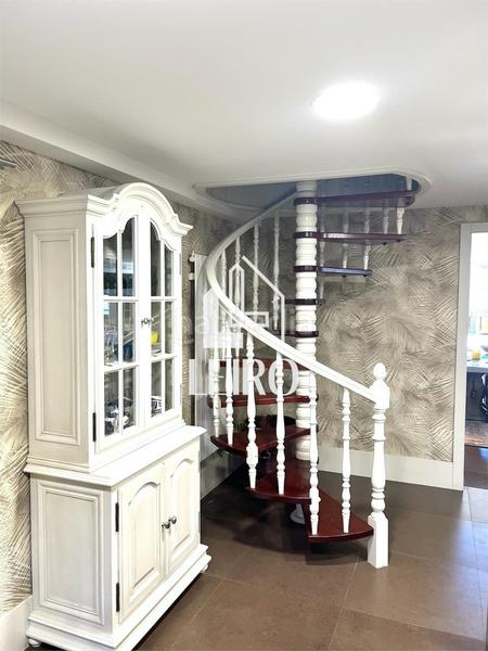 Foto aea957d7-50a5-4f15-a5d6-6bd4efe37dc5. Chalet con camino riscaldamento parcheggio piscina in Cambados