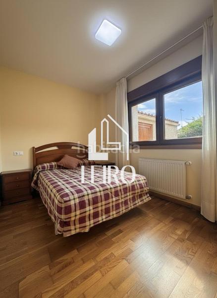 Foto 07e64471-e011-4089-a4e4-a1d304cecd2f. Chalet con riscaldamento parcheggio in O Carril Vilagarcía de Arousa