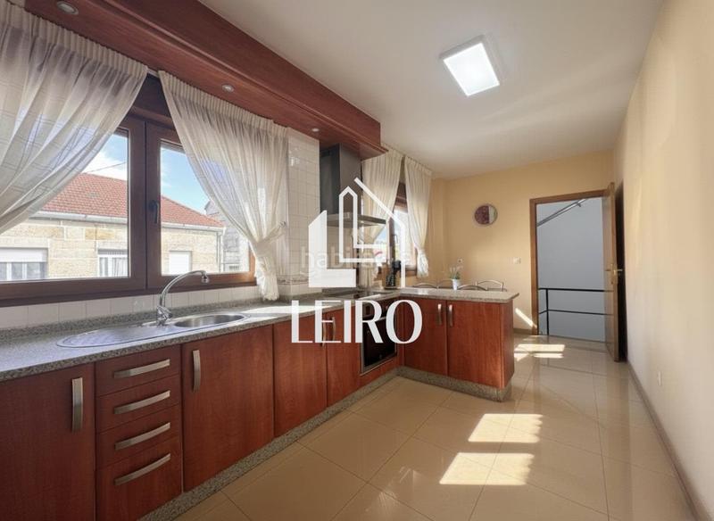 Foto 9c9a9b46-eca5-4020-a77e-f400995ba923. Chalet con riscaldamento parcheggio in O Carril Vilagarcía de Arousa