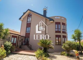 Chalet à Sobrán. Chalet independiente con vistas al mar