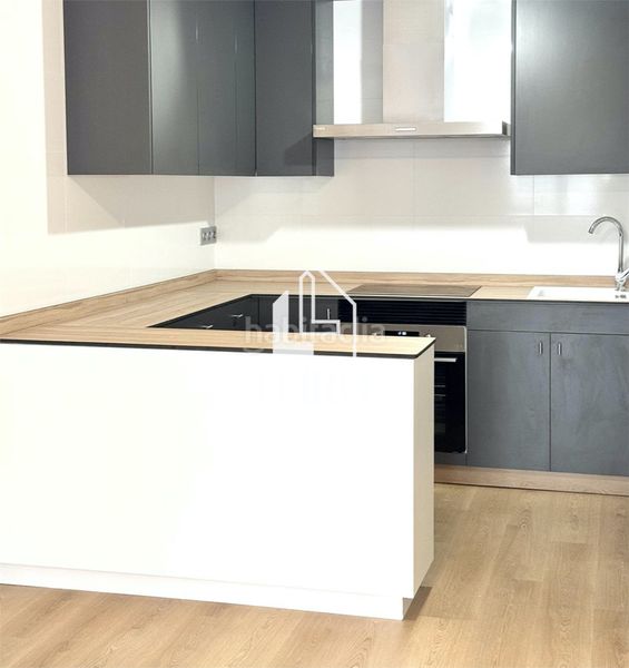 Foto eb4afbdc-ab43-4581-914b-e89102b56d4d. Apartament amb calefacció aparcament a Vilagarcía Vilagarcía de Arousa