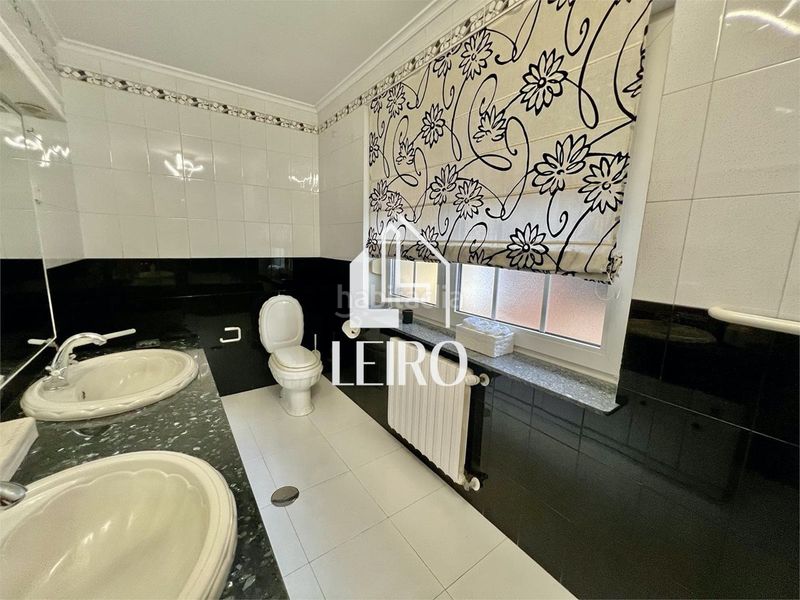 Foto 402e99d2-3b82-45ac-b150-79518409086d. Xalet amb xemeneia calefacció aparcament piscina a Vilagarcía de Arousa