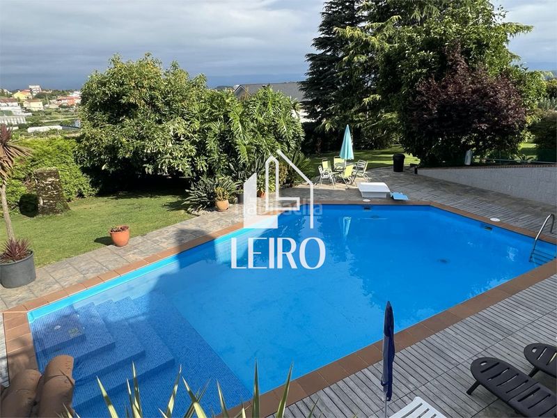 Foto f2762567-9cba-4bf6-b10f-5c8f0a93d2bf. Xalet amb xemeneia calefacció aparcament piscina a Vilagarcía de Arousa