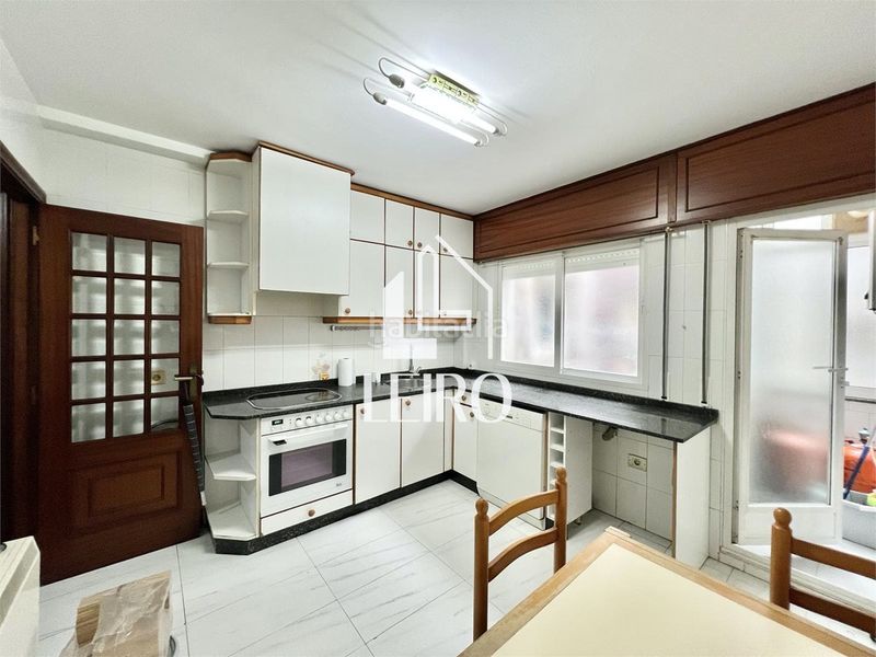 Foto 91dff268-1f5c-4f28-877d-a111cf767b66. Piso  de 4 dormitorios garaje y trastero en Vilagarcía Vilagarcía de Arousa