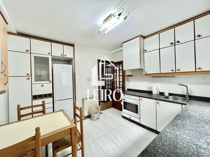 Foto c2dd2655-89b2-4470-85ae-74e03a478c45. Piso  de 4 dormitorios garaje y trastero en Vilagarcía Vilagarcía de Arousa