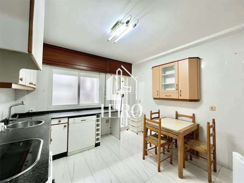 Foto ebb4c0b3-cad0-4208-a384-4da3c097d0e4. Piso  de 4 dormitorios garaje y trastero en Vilagarcía Vilagarcía de Arousa