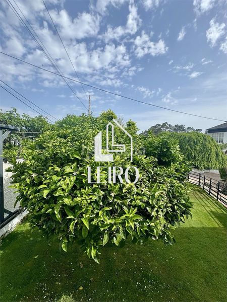 Foto 239bc5e9-47df-4769-b3d1-eaeb93a7fbc3. Xalet amb xemeneia calefacció aparcament piscina a Illa de Arousa (A)