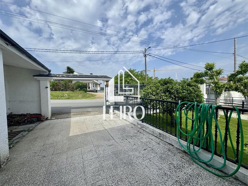 Foto 61406efa-b797-4820-9ca8-11e56259ad82. Xalet amb xemeneia calefacció aparcament piscina a Illa de Arousa (A)