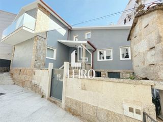Casa en Adina - Portonovo. Casa ubicada en el centro de sanxenxo a 3 minutos andando de sil