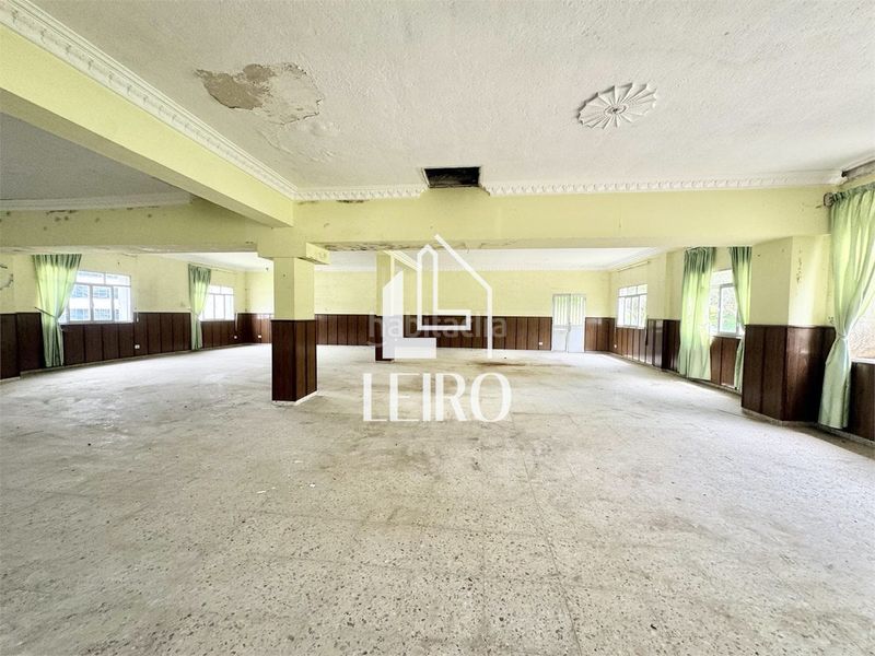 Foto 1ea2d6df-da94-4d92-bdd1-50e16e9ee318. Edificio con piscina in Catoira