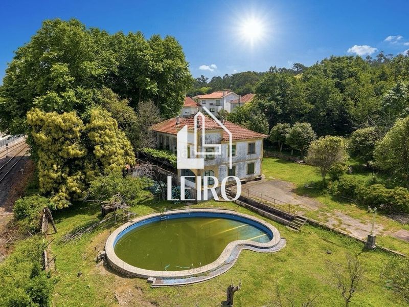 Foto 35567434-edaf-4b6e-a3bd-0886418bd8ad. Edificio con piscina in Catoira