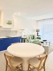 Apartment in O Carril. Apartamento a estrenar con terraza en la playa