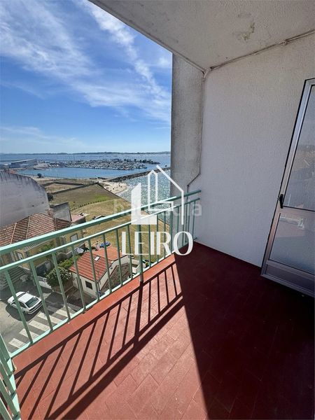 Foto 2c44f42f-9291-4a33-bc12-ed97ef3d2d84. Apartament amb calefacció a Vilanova de Arousa
